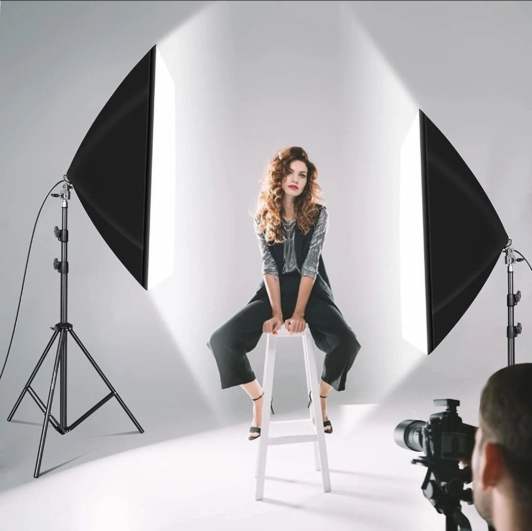 Kit d'Éclairage Studio Softbox Professionnel à 4 Lampes avec Trépied Réglable Description du produit